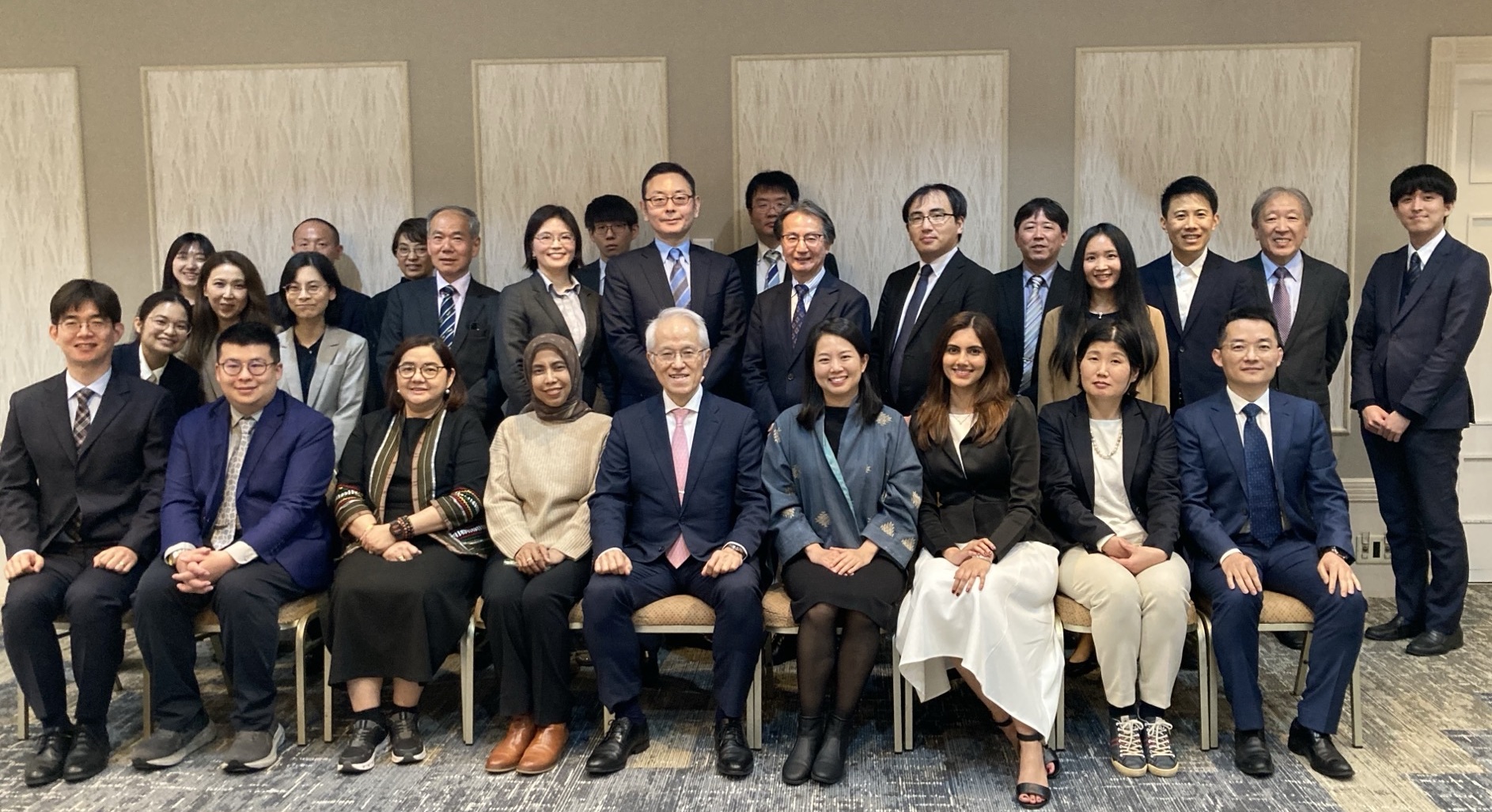 The 9th JILPT Tokyo Comparative Labor Policy Seminar 2025 group photo